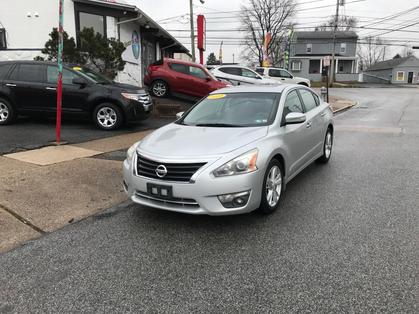 2013 Silver /Gray Nissan Altima SV (1N4AL3AP1DC) with an 2.4 V4 engine, Automatic transmission, located at 577 Chester Pike, Prospect Park, PA, 19076, (610) 237-1015, 39.886154, -75.302338 - Photo#2